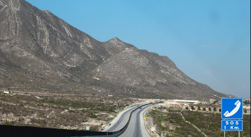 Bob LaGarde - Road trip through Central America - Autopista Monterrey to Salitllo